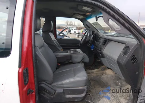 2015 Ford F-250 Xl z USA, uszkodzony, nr VIN 1FT7X2B64FEC90956